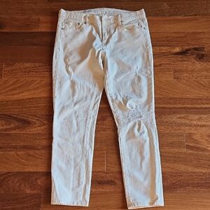 GAP 1969 Cream Girlfriend Jeans with Soft Worn-In Feel Distressed Size 29 / 8